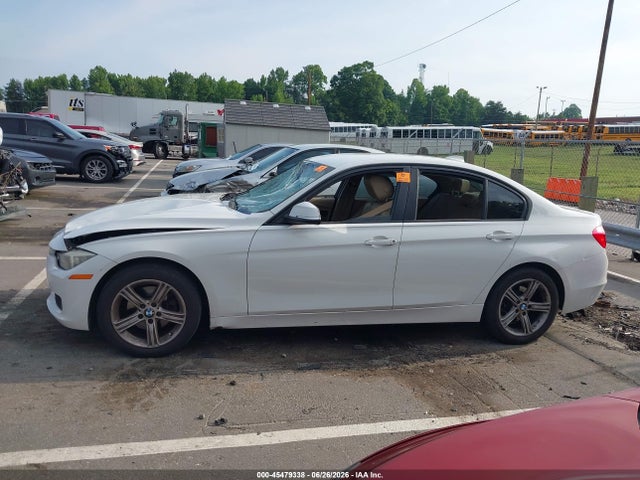 2015 Bmw 320i მანქანა იყიდება აუქციონზე, vin: WBA3B1C57FK137550, აუქციონის ნომერი: 45479338