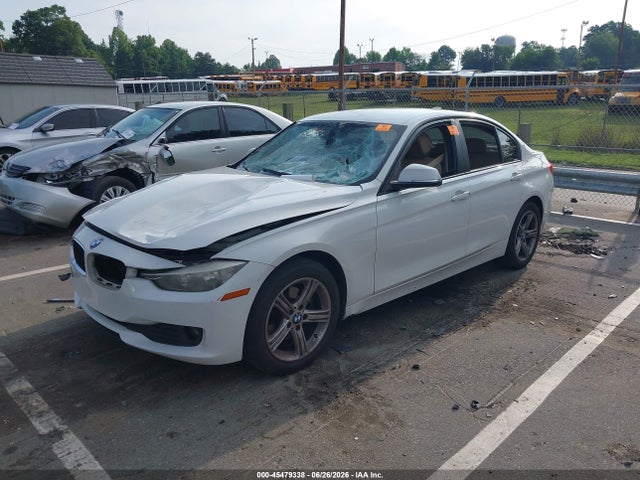 2015 Bmw 320i მანქანა იყიდება აუქციონზე, vin: WBA3B1C57FK137550, აუქციონის ნომერი: 45479338