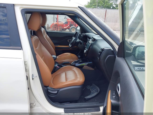 Продаж на аукціоні авто 2015 Kia Soul !, vin: KNDJX3A51F7118621, номер лоту: 45479382