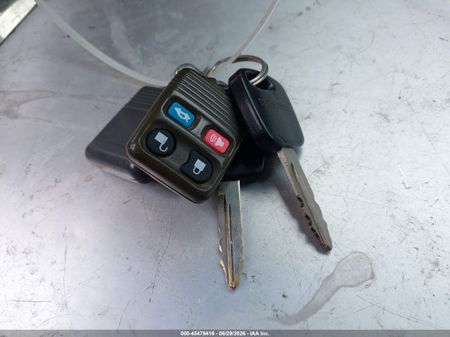 Продаж на аукціоні авто 1998 Ford Crown Victoria Lx, vin: 2FAFP74W7WX180624, номер лоту: 45479416