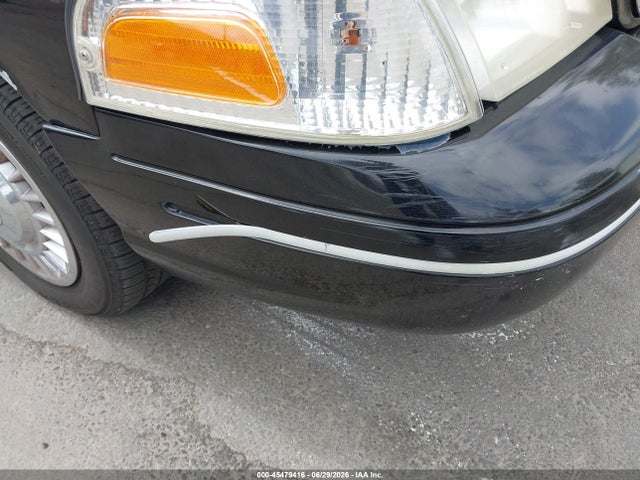 Продаж на аукціоні авто 1998 Ford Crown Victoria Lx, vin: 2FAFP74W7WX180624, номер лоту: 45479416