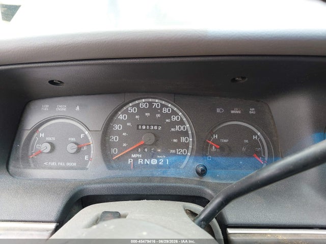 Продаж на аукціоні авто 1998 Ford Crown Victoria Lx, vin: 2FAFP74W7WX180624, номер лоту: 45479416