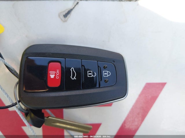 4T1F11AK1MU422317 Toyota CAMRY XLE