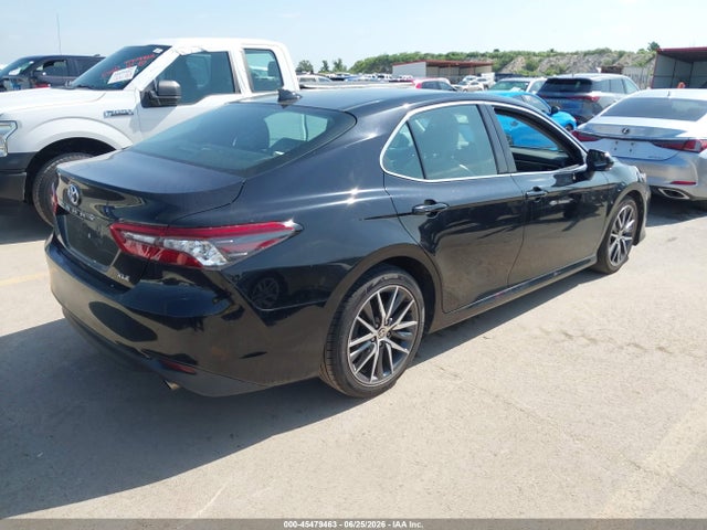 4T1F11AK1MU422317 Toyota CAMRY XLE