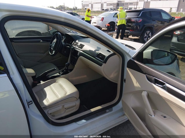 Aukcja sprzedaży 2017 Volkswagen Passat 1.8t R-line, vin: 1VWDT7A39HC039428, numer aukcji: 45479497
