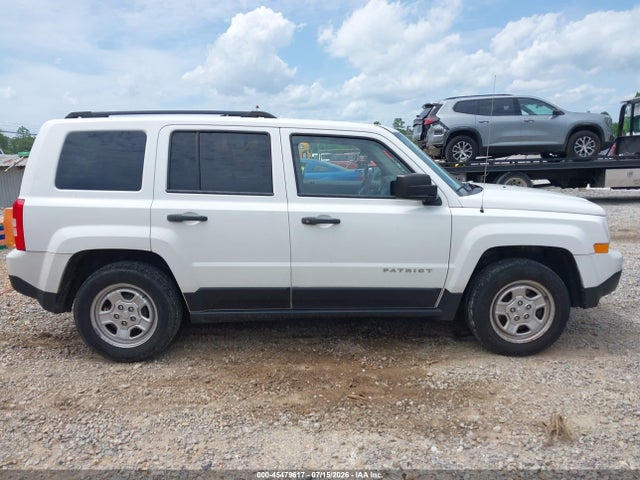 1C4NJPBB8ED925717 Jeep Patriot Sport
