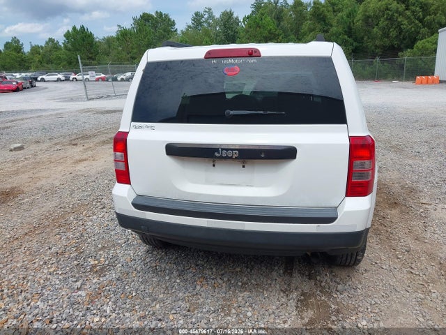 1C4NJPBB8ED925717 Jeep Patriot Sport