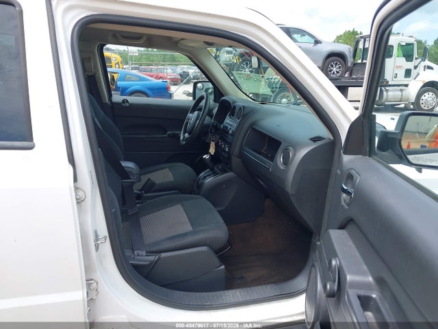 1C4NJPBB8ED925717 Jeep Patriot Sport