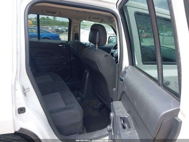 1C4NJPBB8ED925717 Jeep Patriot Sport