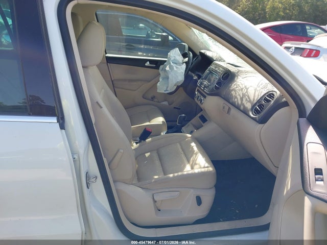 2015 Volkswagen Tiguan Sel მანქანა იყიდება აუქციონზე, vin: WVGAV7AX9FW558635, აუქციონის ნომერი: 45479647