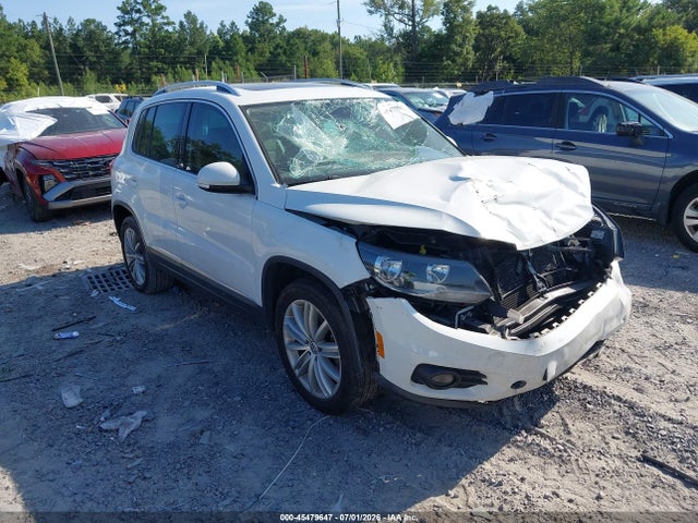 2015 Volkswagen Tiguan Sel მანქანა იყიდება აუქციონზე, vin: WVGAV7AX9FW558635, აუქციონის ნომერი: 45479647