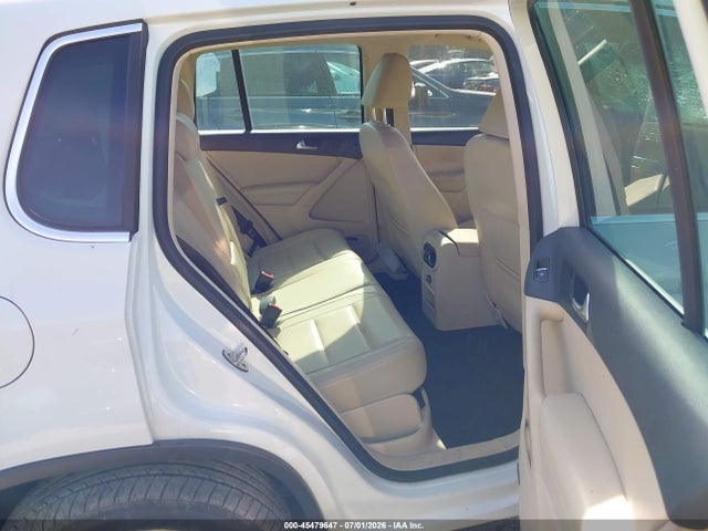 2015 Volkswagen Tiguan Sel მანქანა იყიდება აუქციონზე, vin: WVGAV7AX9FW558635, აუქციონის ნომერი: 45479647