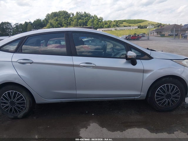 Продажа на аукционе авто 2013 Ford Fiesta Se, vin: 3FADP4BJ5DM195077, номер лота: 45479668