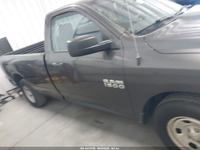 45479766 :رقم المزاد ، 3C6JR6DG5HG764896 vin ، 2017 Ram 1500 Tradesman  4x2 8' Box مزاد بيع