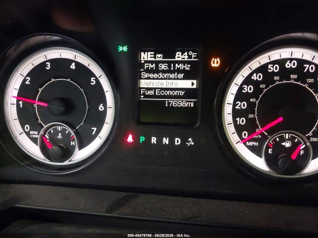 45479766 :رقم المزاد ، 3C6JR6DG5HG764896 vin ، 2017 Ram 1500 Tradesman  4x2 8' Box مزاد بيع