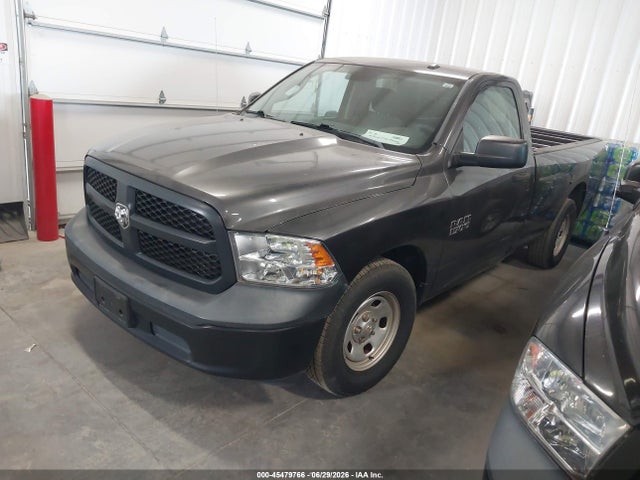 45479766 :رقم المزاد ، 3C6JR6DG5HG764896 vin ، 2017 Ram 1500 Tradesman  4x2 8' Box مزاد بيع