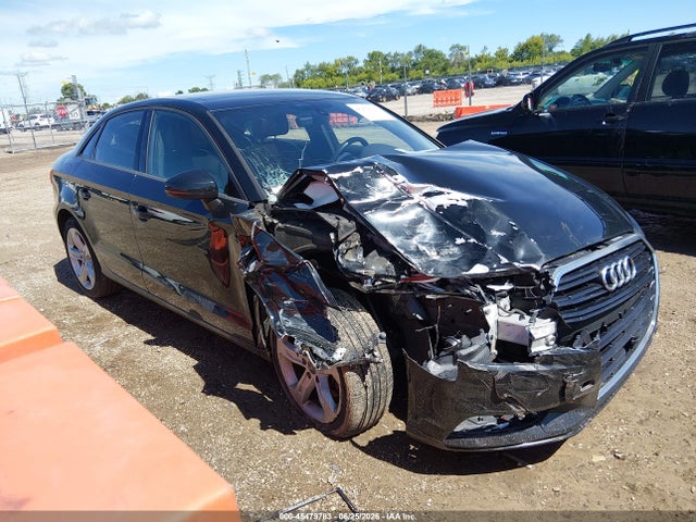 Продаж на аукціоні авто 2018 Audi A3 2.0t Premium/2.0t Tech Premium, vin: WAUAUHFF5J1054020, номер лоту: 45479783