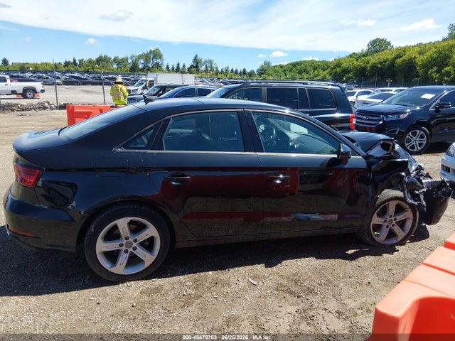 Продаж на аукціоні авто 2018 Audi A3 2.0t Premium/2.0t Tech Premium, vin: WAUAUHFF5J1054020, номер лоту: 45479783