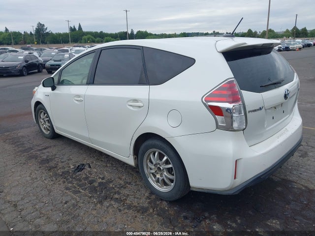 Toyota Prius V Two 2015 JTDZN3EU1FJ040581 Image 3