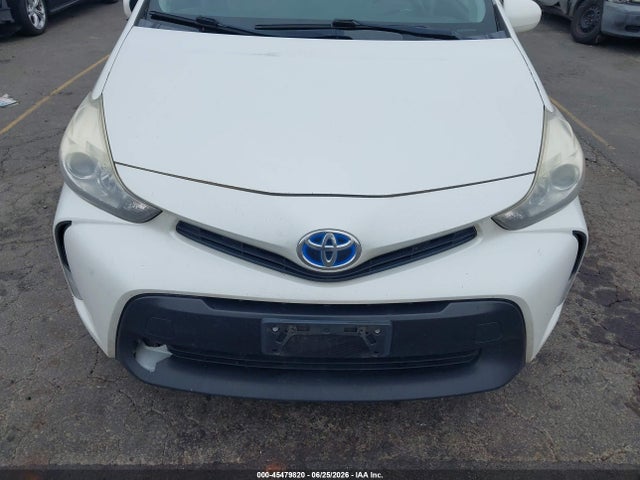 Toyota Prius V Two 2015 JTDZN3EU1FJ040581 Image 6