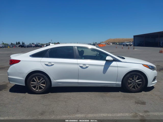 Hyundai SONATA SE 2015 5NPE24AF0FH004412 Image 13