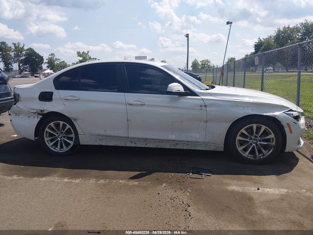 Aukcja sprzedaży 2017 Bmw 320i Xdrive, vin: WBA8E5G30HNU44878, numer aukcji: 45480228