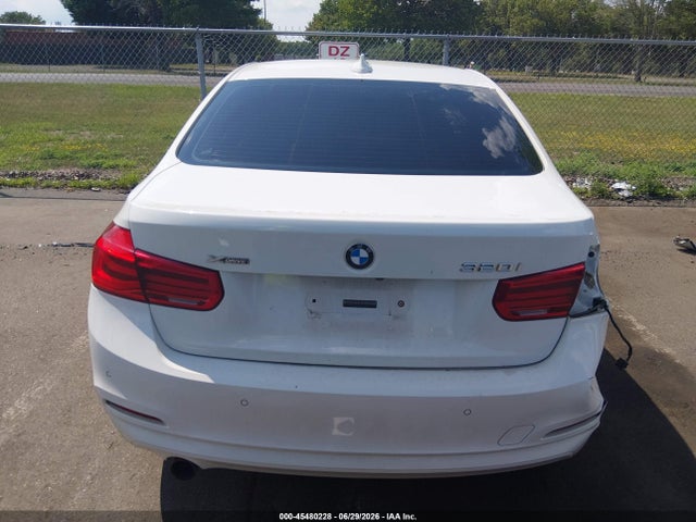 Aukcja sprzedaży 2017 Bmw 320i Xdrive, vin: WBA8E5G30HNU44878, numer aukcji: 45480228