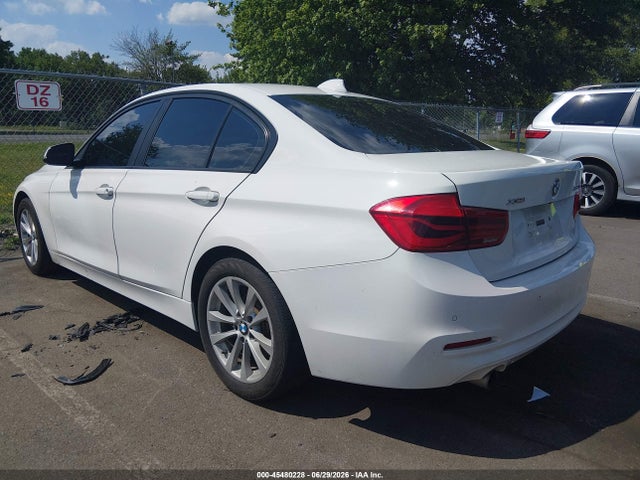 Aukcja sprzedaży 2017 Bmw 320i Xdrive, vin: WBA8E5G30HNU44878, numer aukcji: 45480228