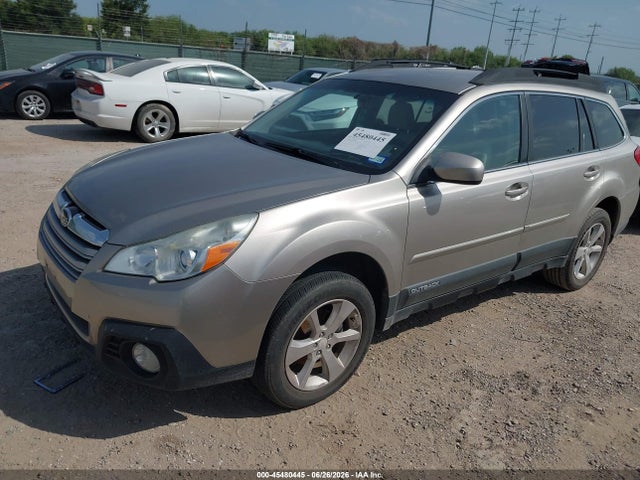 Subaru Outback 2.5i Premium 2014 4S4BRCCC3E3214391 Image 2