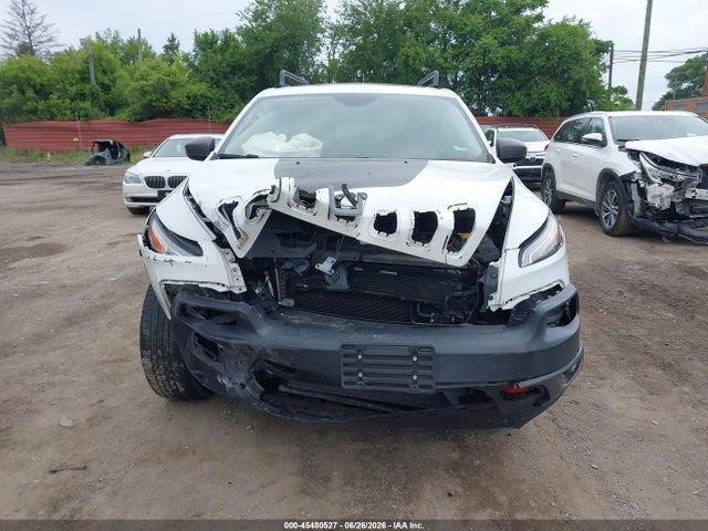 2015 Jeep Cherokee Trailhawk მანქანა იყიდება აუქციონზე, vin: 1C4PJMBS8FW604886, აუქციონის ნომერი: 45480527