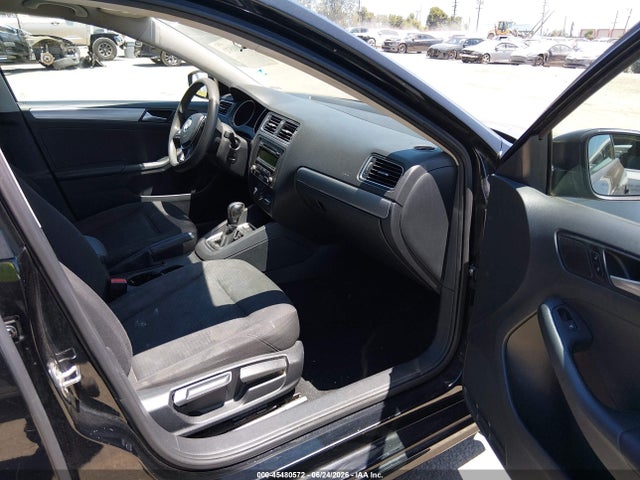 3VWD17AJXFM218545 Volkswagen Jetta 1.8t Se