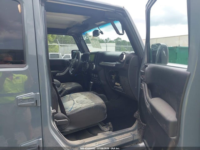 1C4BJWEG0FL704222 Jeep Wrangler Unlimited Sahara