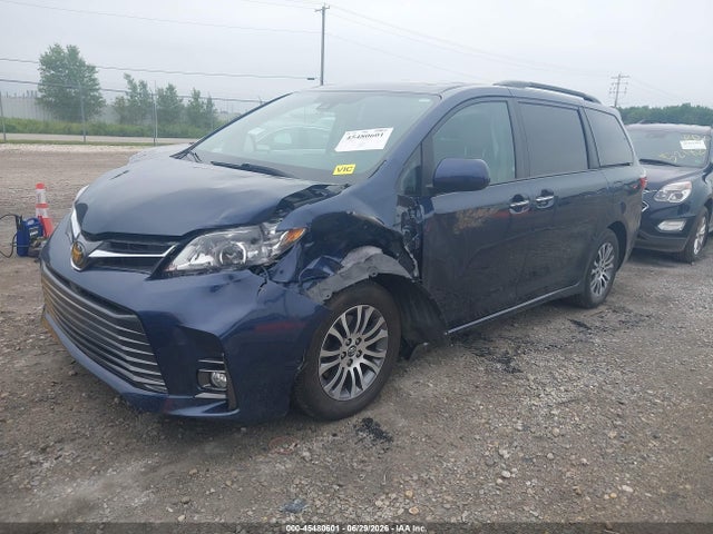 Toyota SIENNA XLE 2020 5TDYZ3DC3LS056515 Image 2