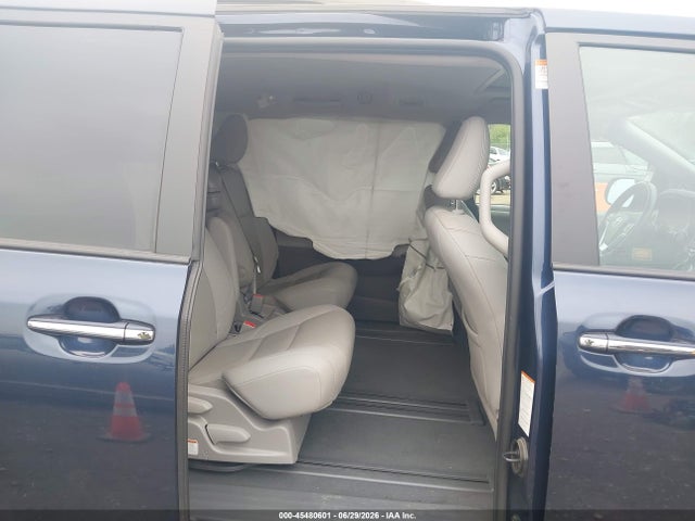 Toyota SIENNA XLE 2020 5TDYZ3DC3LS056515 Image 8