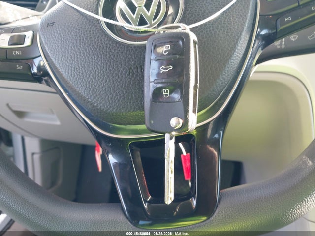 2017 Volkswagen Passat 1.8t S მანქანა იყიდება აუქციონზე, vin: 1VWAT7A39HC043692, აუქციონის ნომერი: 45480654