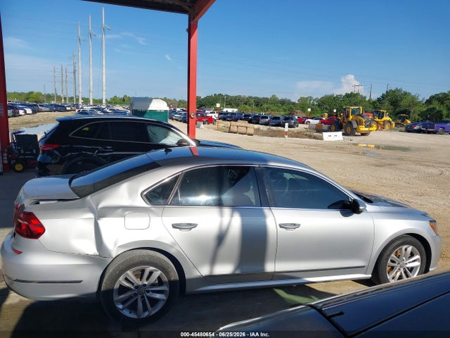 2017 Volkswagen Passat 1.8t S მანქანა იყიდება აუქციონზე, vin: 1VWAT7A39HC043692, აუქციონის ნომერი: 45480654