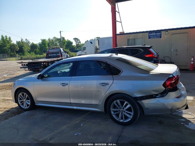 2017 Volkswagen Passat 1.8t S მანქანა იყიდება აუქციონზე, vin: 1VWAT7A39HC043692, აუქციონის ნომერი: 45480654