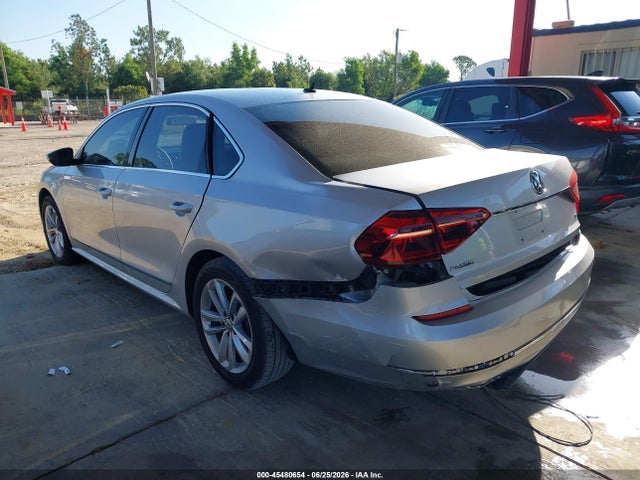 2017 Volkswagen Passat 1.8t S მანქანა იყიდება აუქციონზე, vin: 1VWAT7A39HC043692, აუქციონის ნომერი: 45480654