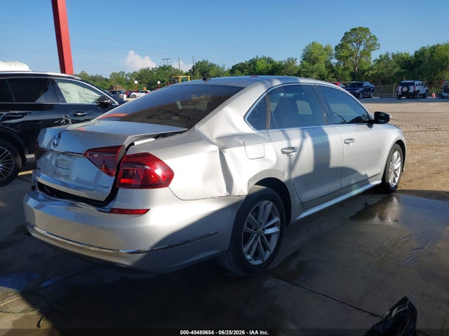 2017 Volkswagen Passat 1.8t S მანქანა იყიდება აუქციონზე, vin: 1VWAT7A39HC043692, აუქციონის ნომერი: 45480654