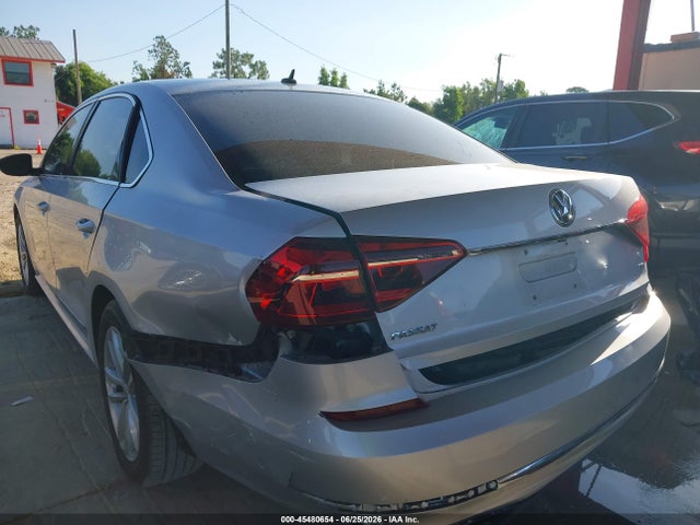 2017 Volkswagen Passat 1.8t S მანქანა იყიდება აუქციონზე, vin: 1VWAT7A39HC043692, აუქციონის ნომერი: 45480654