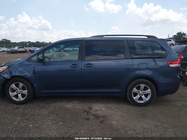 Aukcja sprzedaży 2014 Toyota Sienna Le V6 8 Passenger, vin: 5TDKK3DC8ES454235, numer aukcji: 45480679