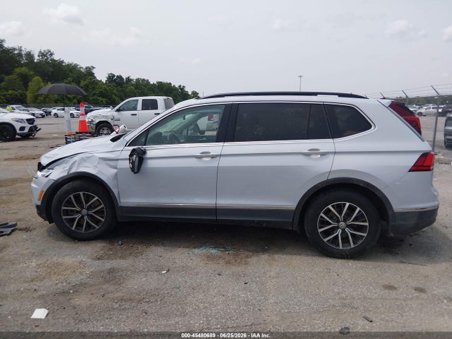 2018 Volkswagen Tiguan 2.0t Se/2.0t Sel მანქანა იყიდება აუქციონზე, vin: 3VV3B7AX5JM214428, აუქციონის ნომერი: 45480689
