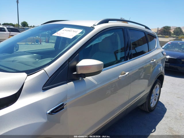 1FMCU0HD3JUC76817 Ford ESCAPE SEL