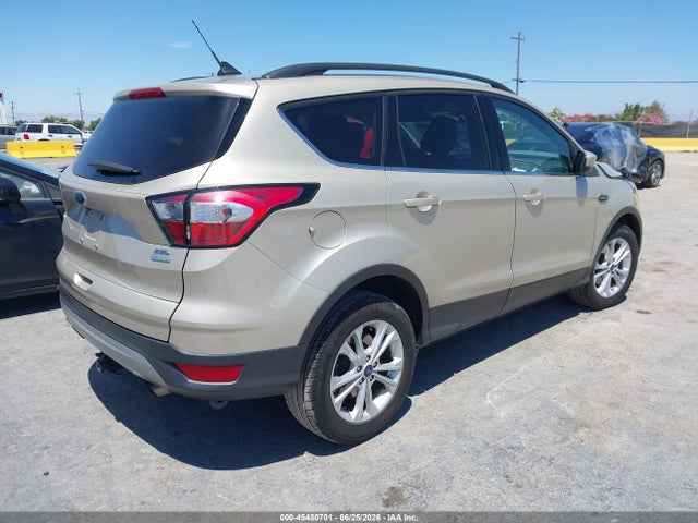 1FMCU0HD3JUC76817 Ford ESCAPE SEL