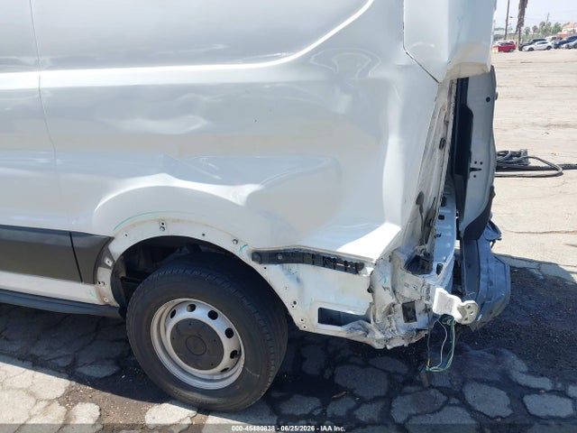 Ford Transit-250 2019 1FTYR1YM0KKB70842 Image 18