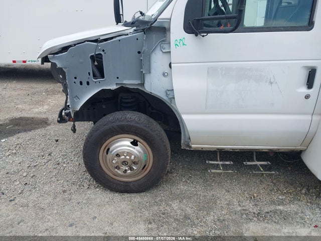 Ford E-450 Cutaway 2023 1FDFE4FN8PDD38296 Image 11
