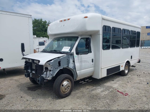 Ford E-450 Cutaway 2023 1FDFE4FN8PDD38296 Image 2