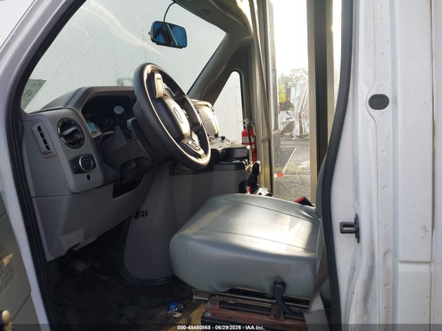 Ford E-450 Cutaway 2023 1FDFE4FN8PDD38296 Image 6