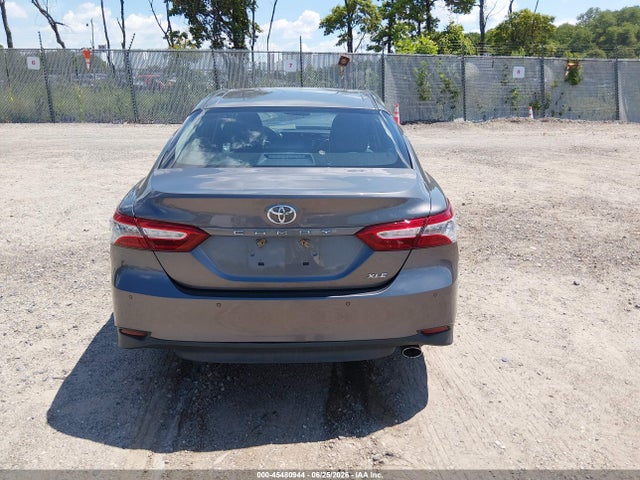 Продаж на аукціоні авто 2018 Toyota Camry Xle, vin: 4T1B11HK9JU508278, номер лоту: 45480944