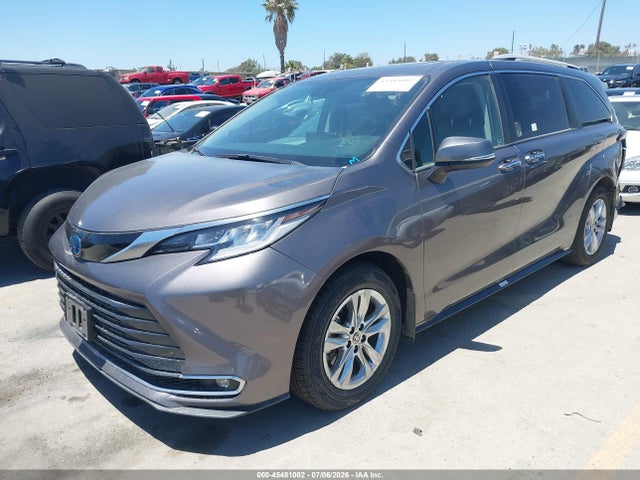 Toyota Sienna Limited 2023 5TDZRKEC5PS168591 Image 2